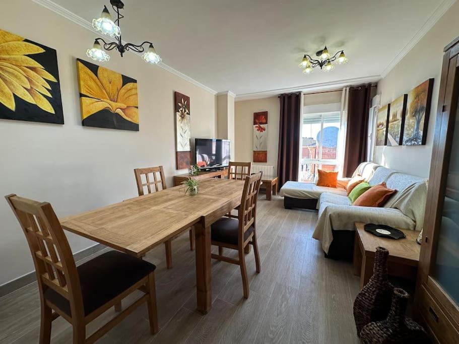 Piso En Linares Zona Centro Con Parking Gratis Apartment Luaran gambar